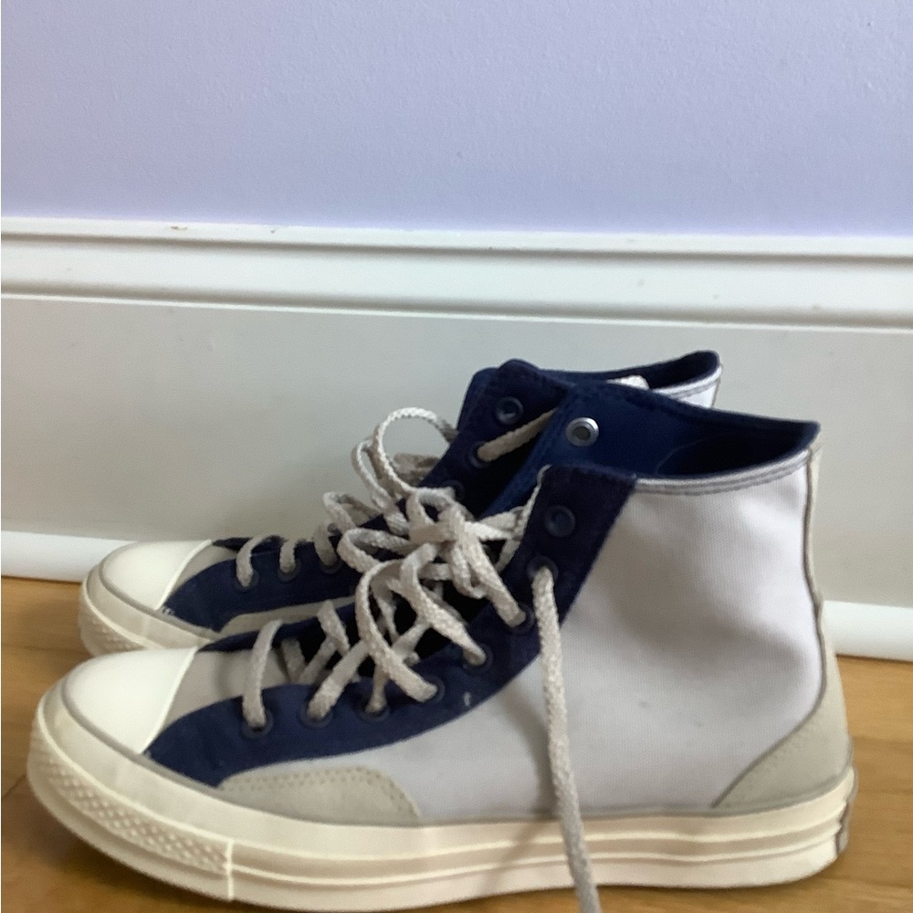 Women’s converse sneaker